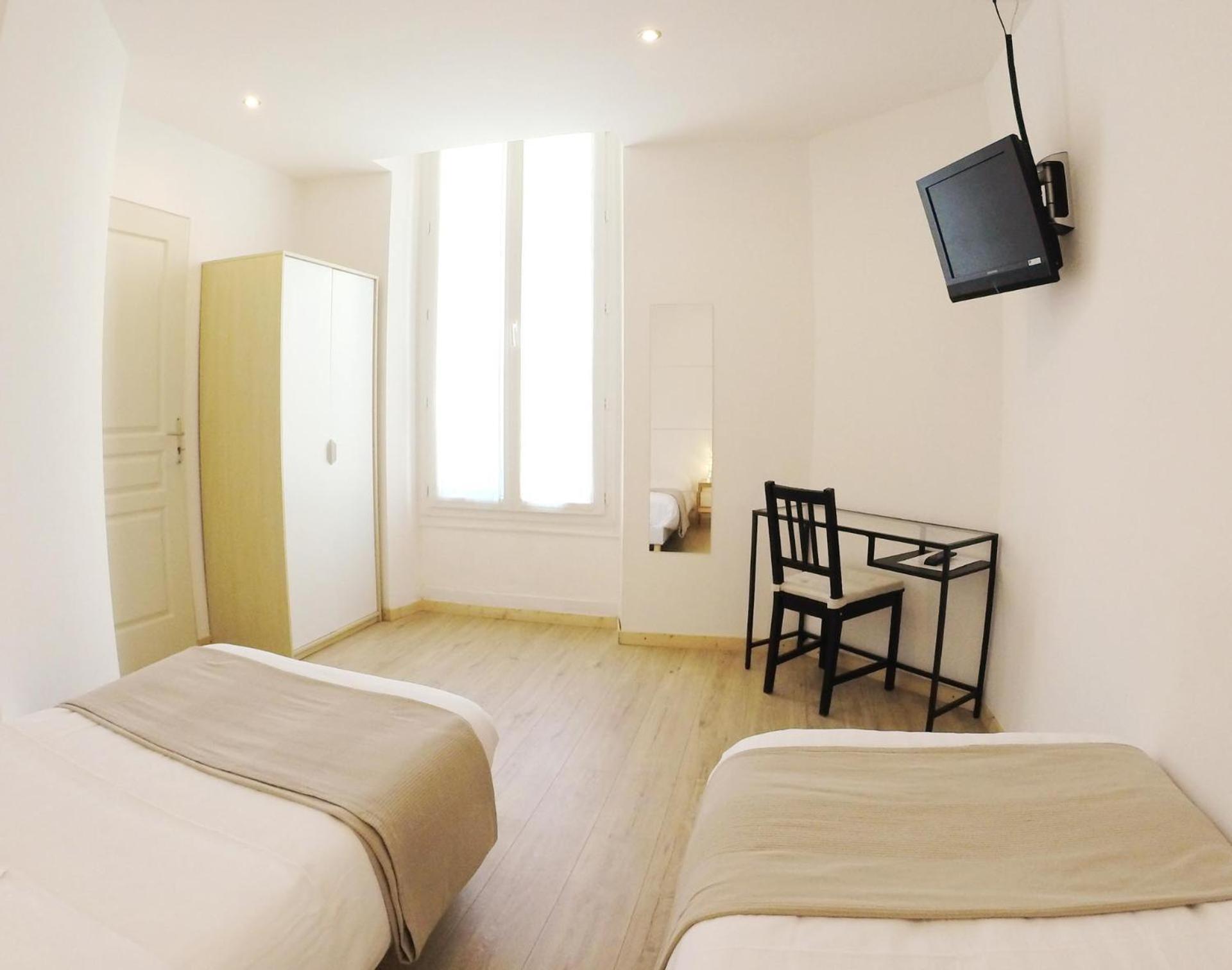 Hotel L'Oustaou Le Lavandou Esterno foto