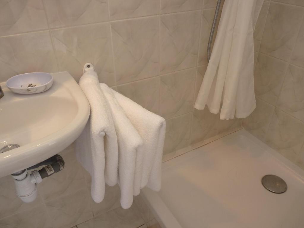 Hotel L'Oustaou Le Lavandou Camera foto